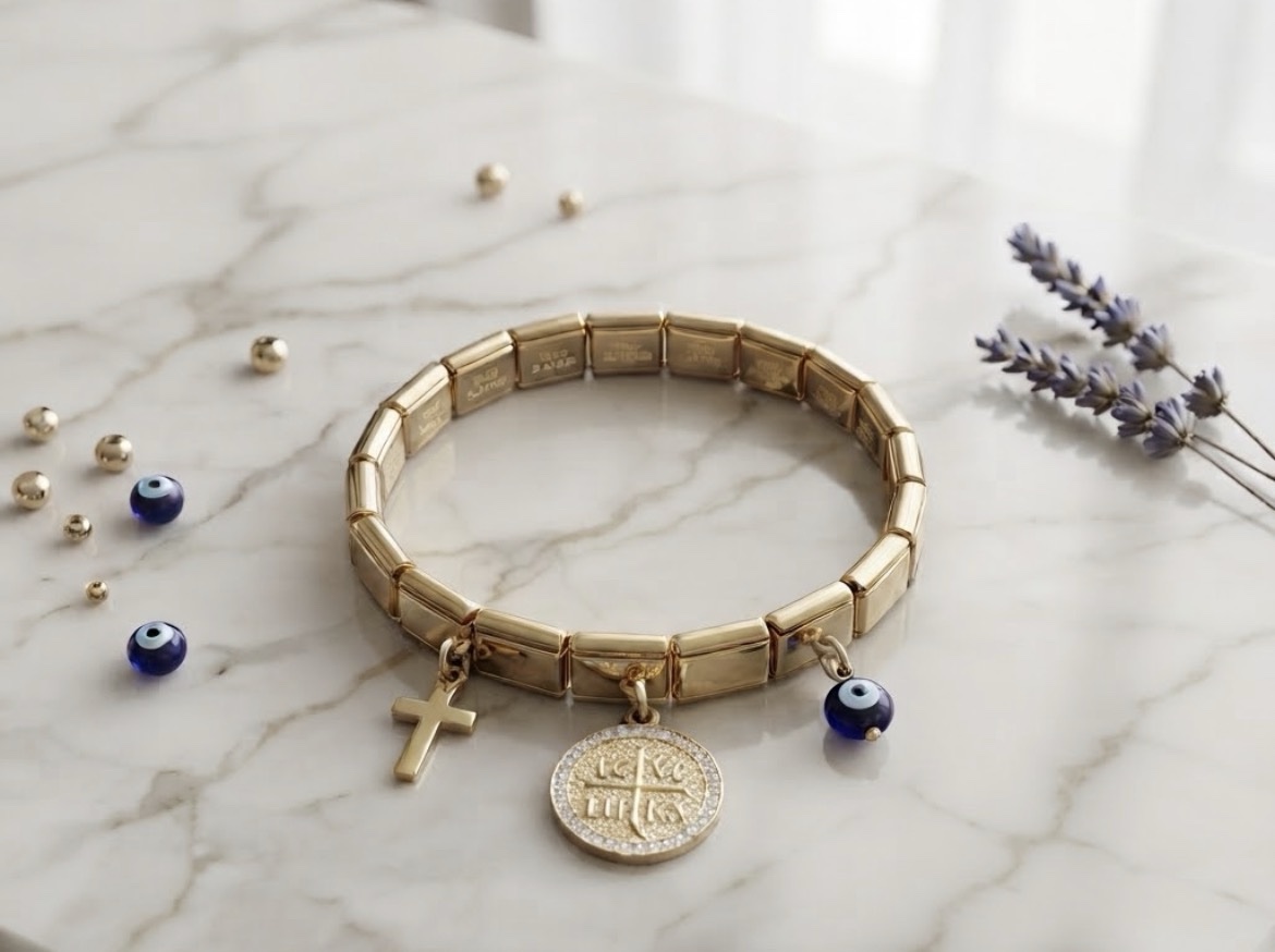 Χρυσό ατσάλινο bracelet με κρεμαστά